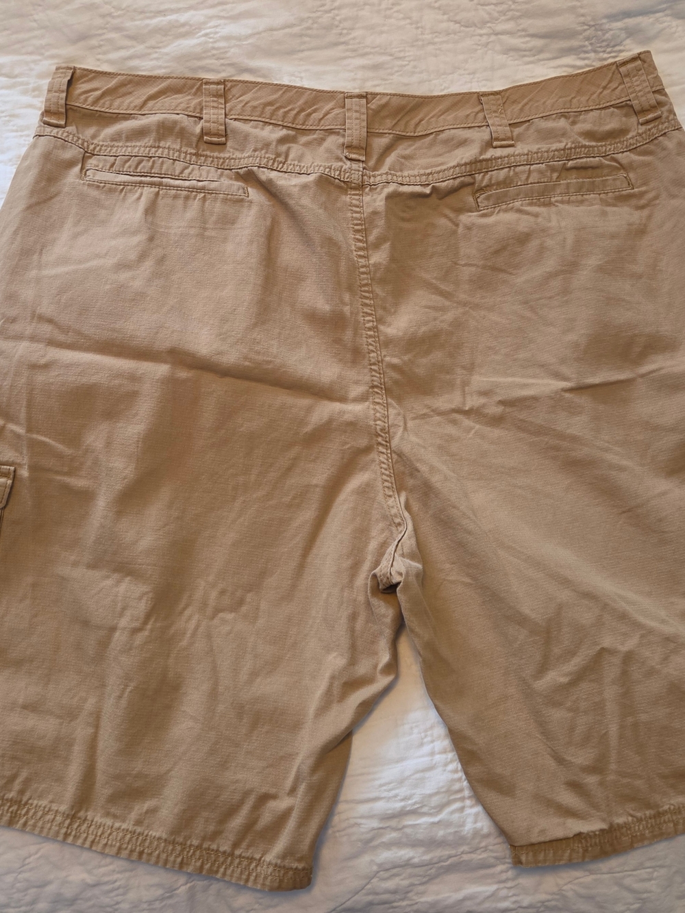 Wrangler Men's Khaki Cargo Shorts - Classic Utility Style - Picture 2 of 4